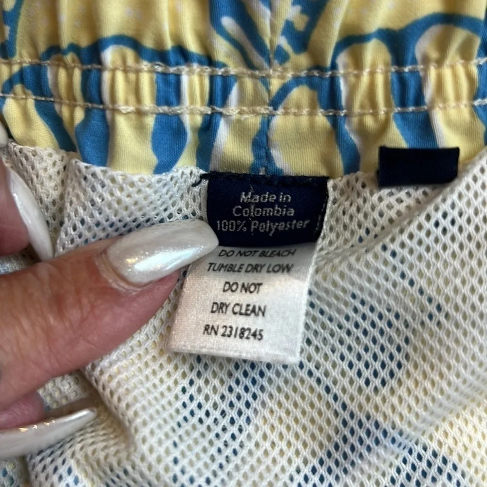 Vineyard Vines yellow, and blue seashell Trunks SZ XL